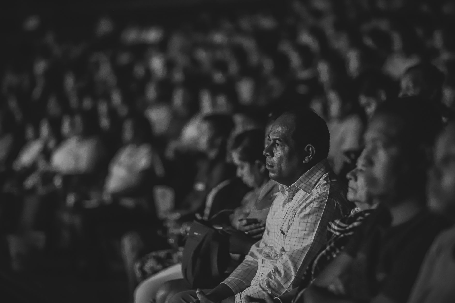 selective focus photo of man wearing dress shirt
